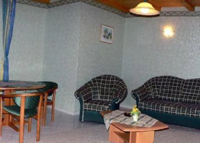 Pine Wood 8 זלקרוס